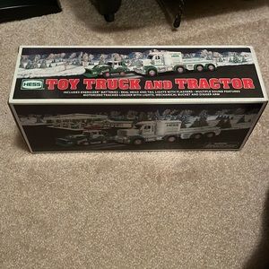Hess collectible toy truck 2013 - Toy truck and tractor